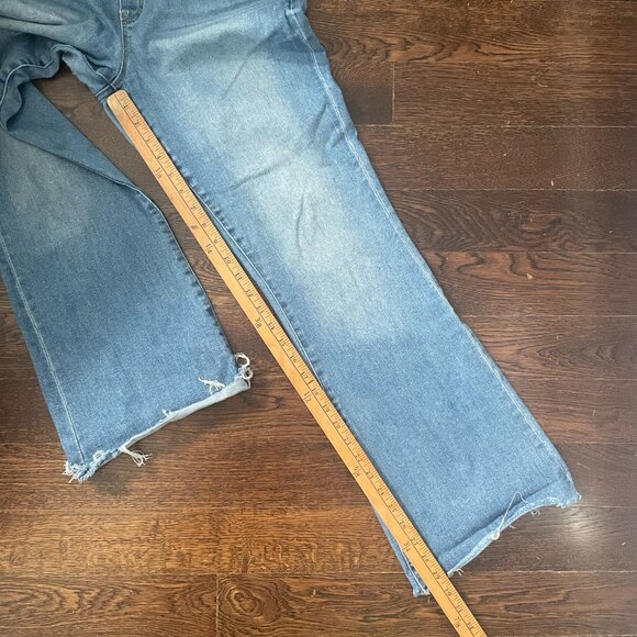 Juicy Couture Malibu Raw hem Flared Jeans-Size 32 - Picture 12 of 12